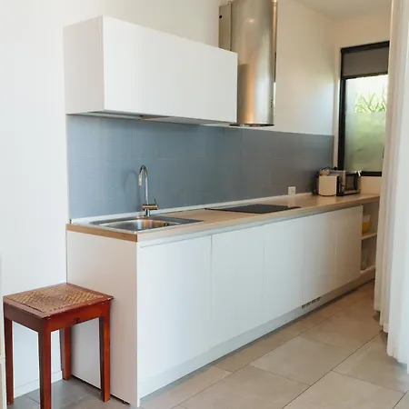 Alcova Apartment *