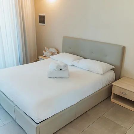 Apartment Alcova
