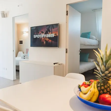 Alcova Apartment