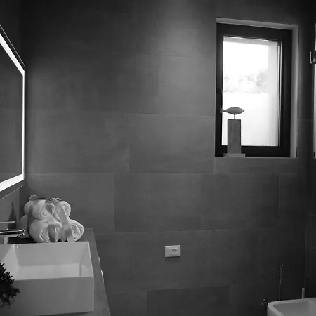 Alcova Apartment *