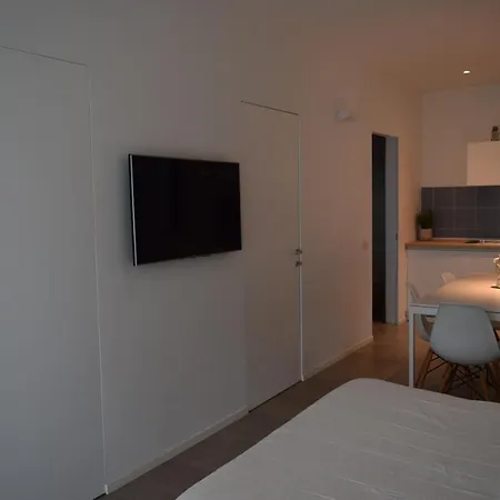 Apartment Alcova
