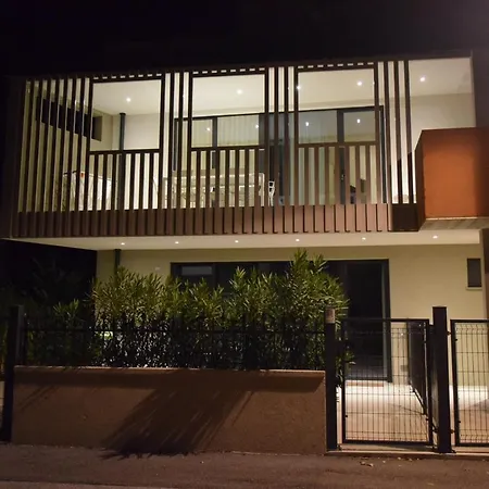 Alcova Apartment *