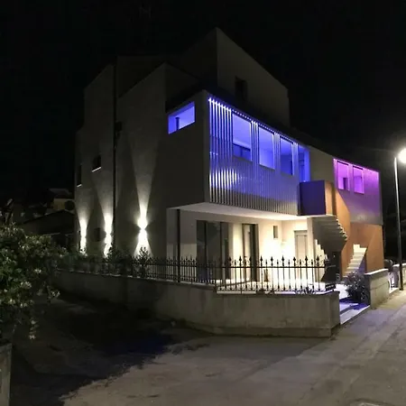 Alcova Apartment