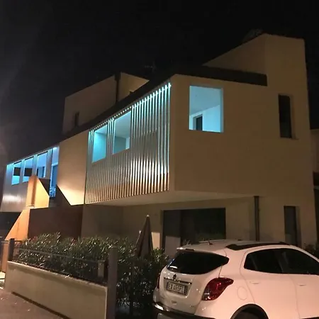 Alcova Apartment